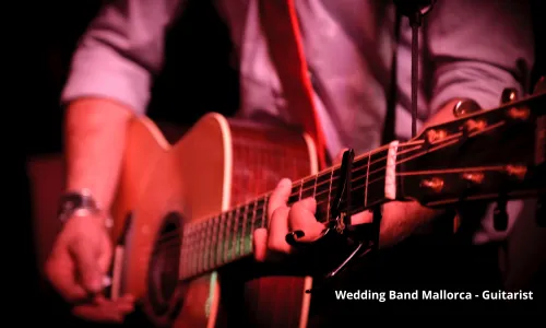 wedding-band-mallorca-guitarist